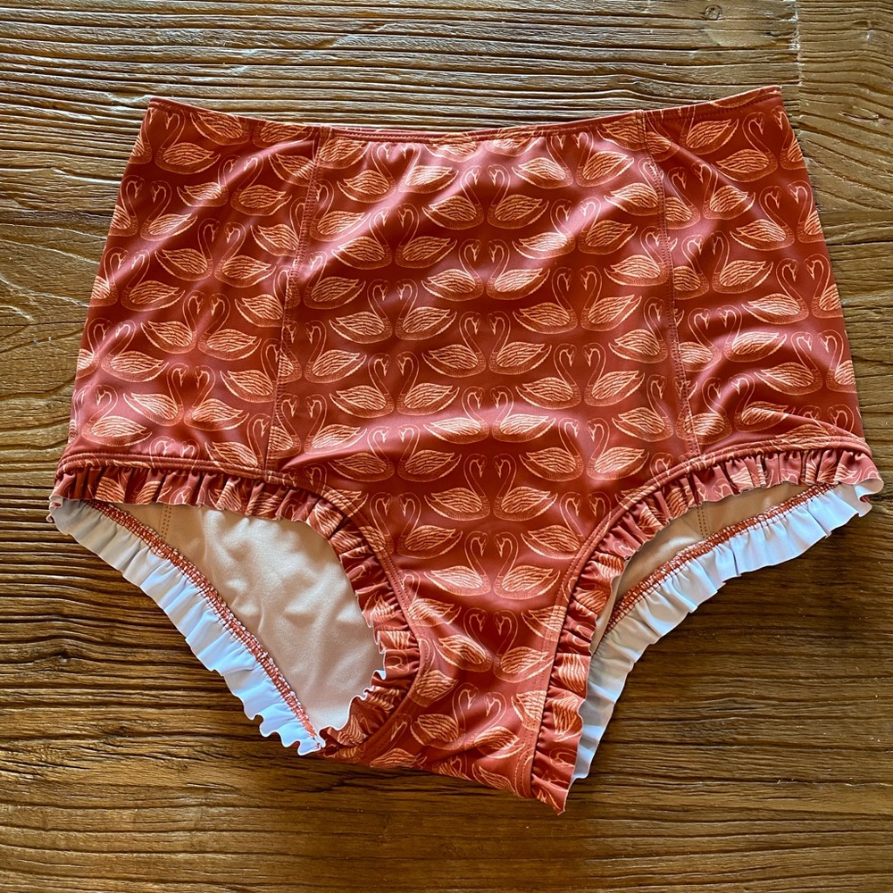 Kortni Jeane Swans Medium